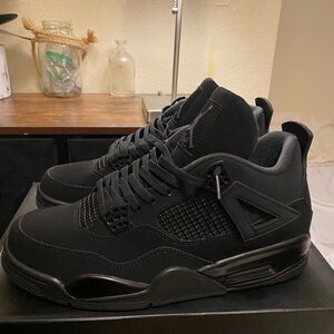 Jordan 4 “Black cat” (2020)